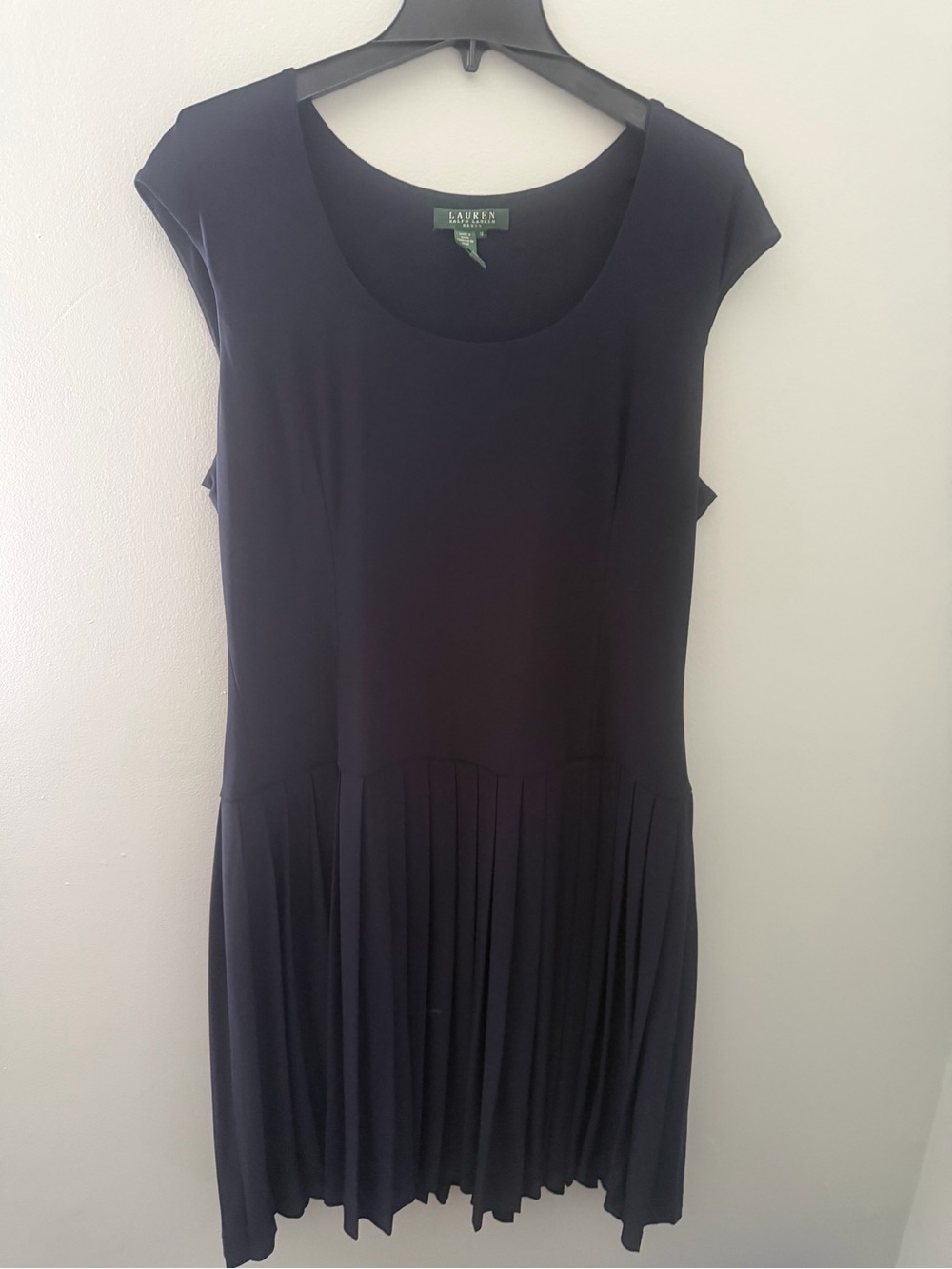 Lauren Ralph Lauren Navy Sleeveless Scoop-Neck Pleated Midi Dress size 16